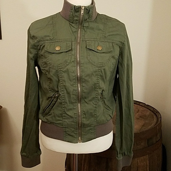 Rue21 Jackets & Blazers - Rue 21 bomber jacket green size s